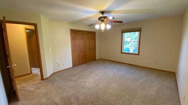 303 Pinehurst Court E, Valparaiso, IN 46383