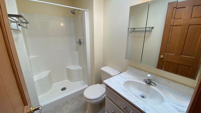 303 Pinehurst Court E, Valparaiso, IN 46383