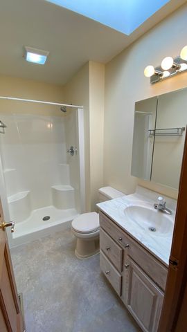 303 Pinehurst Court E, Valparaiso, IN 46383