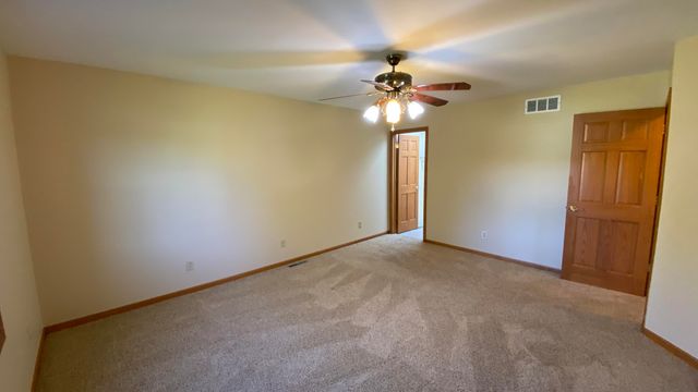 303 Pinehurst Court E, Valparaiso, IN 46383