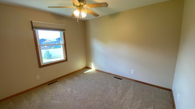 303 Pinehurst Court E, Valparaiso, IN 46383