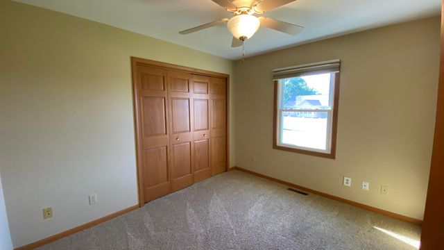 303 Pinehurst Court E, Valparaiso, IN 46383