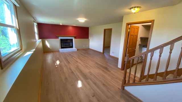 303 Pinehurst Court E, Valparaiso, IN 46383