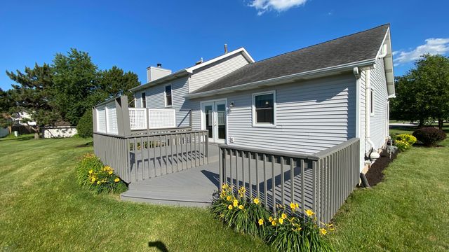 303 Pinehurst Court E, Valparaiso, IN 46383