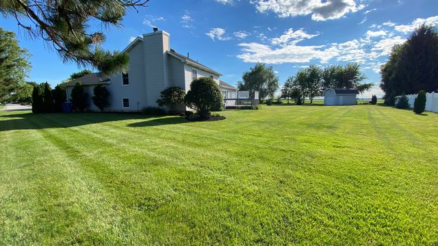 303 Pinehurst Court E, Valparaiso, IN 46383