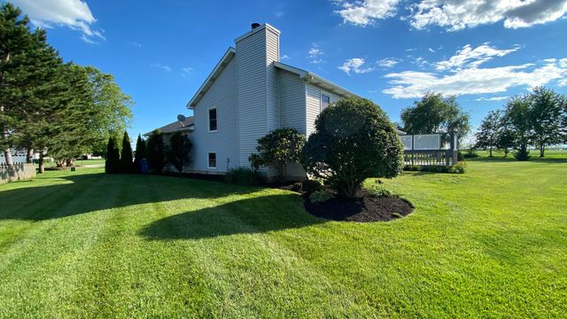 303 Pinehurst Court E, Valparaiso, IN 46383