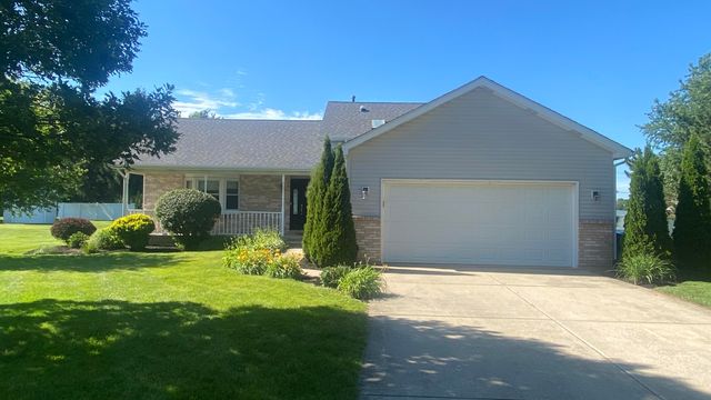 303 Pinehurst Court E, Valparaiso, IN 46383