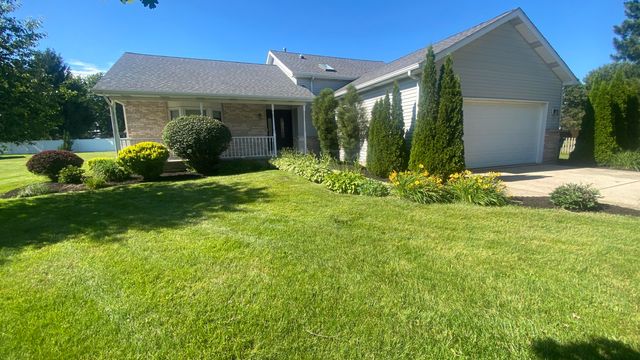 303 Pinehurst Court E, Valparaiso, IN 46383