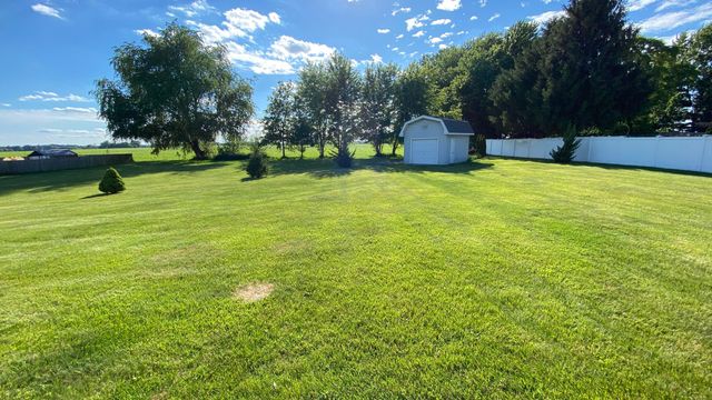 303 Pinehurst Court E, Valparaiso, IN 46383