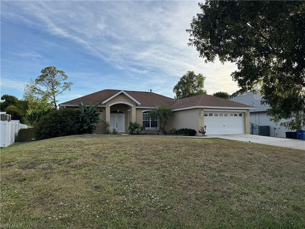 4649 Santiago LN, Bonita Springs, FL 34134