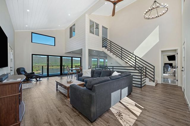 784 Salmon Falls Rd, El Dorado Hills, CA 95762