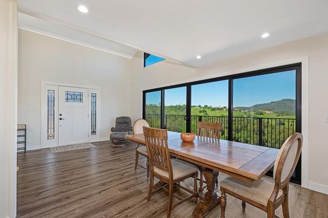 784 Salmon Falls Rd, El Dorado Hills, CA 95762