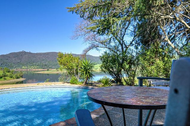 784 Salmon Falls Rd, El Dorado Hills, CA 95762