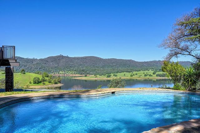 784 Salmon Falls Rd, El Dorado Hills, CA 95762