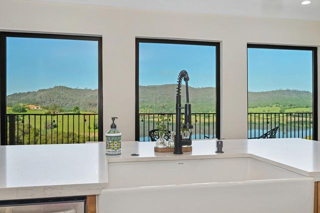 784 Salmon Falls Rd, El Dorado Hills, CA 95762