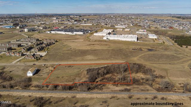 5005 N 19th Street, Bismarck, ND 58503 property photo