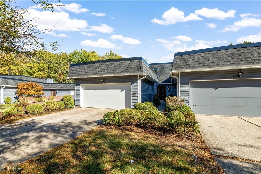 19240 Briarwood Lane, Strongsville, OH 44149