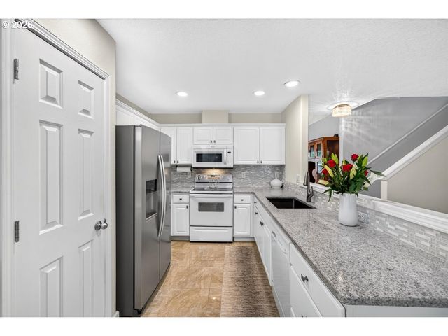 1733 Sw HARVEY Way, Beaverton, OR 97003
