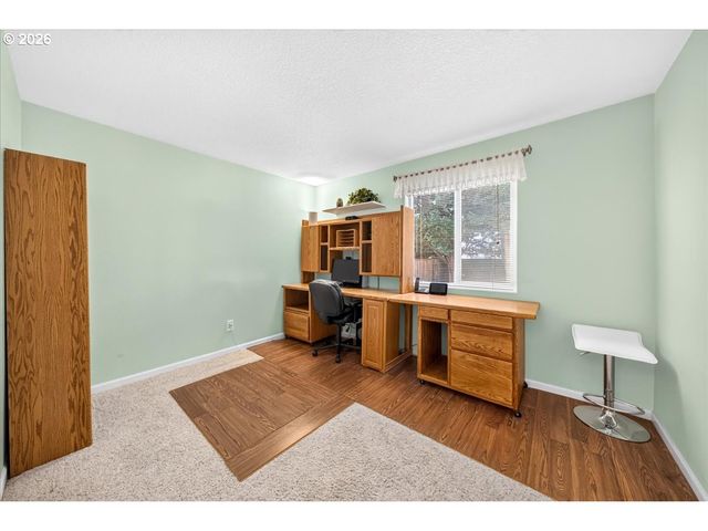 1733 Sw HARVEY Way, Beaverton, OR 97003