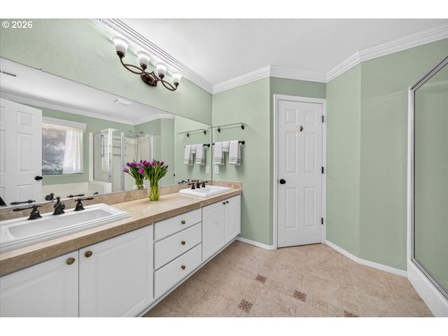 1733 Sw HARVEY Way, Beaverton, OR 97003