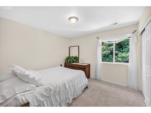 1733 Sw HARVEY Way, Beaverton, OR 97003