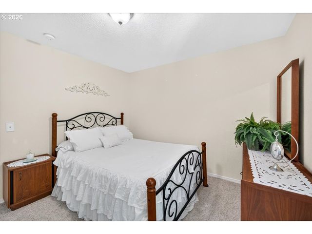 1733 Sw HARVEY Way, Beaverton, OR 97003