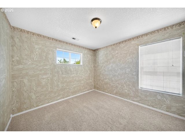 1733 Sw HARVEY Way, Beaverton, OR 97003