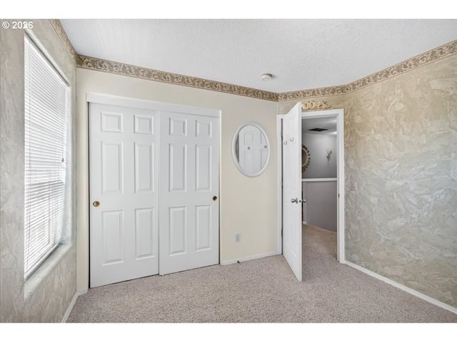 1733 Sw HARVEY Way, Beaverton, OR 97003