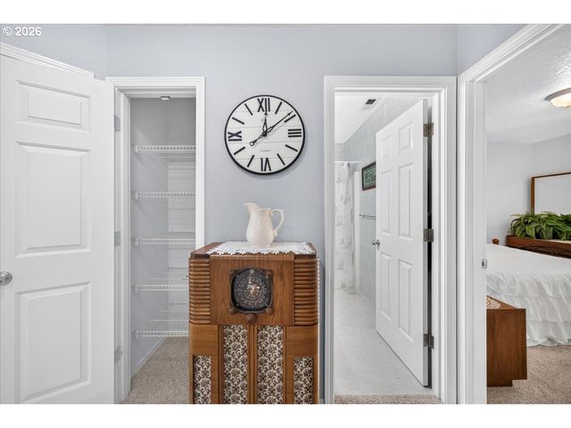 1733 Sw HARVEY Way, Beaverton, OR 97003
