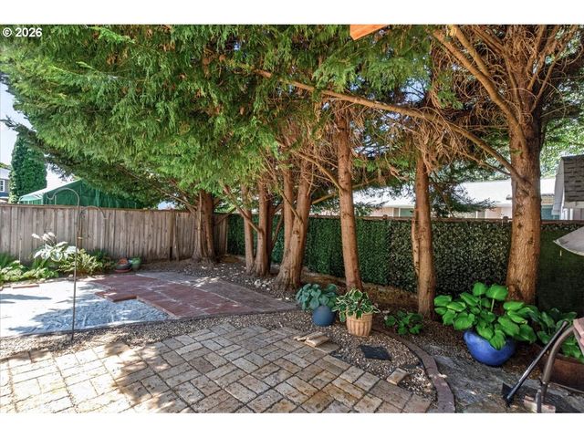1733 Sw HARVEY Way, Beaverton, OR 97003