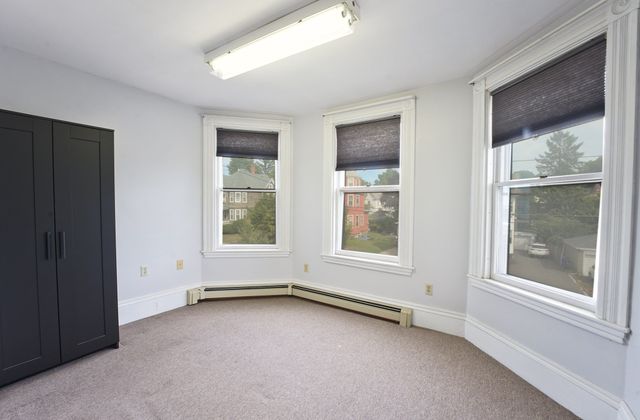 82 Hawthorne St, Malden, MA 02148