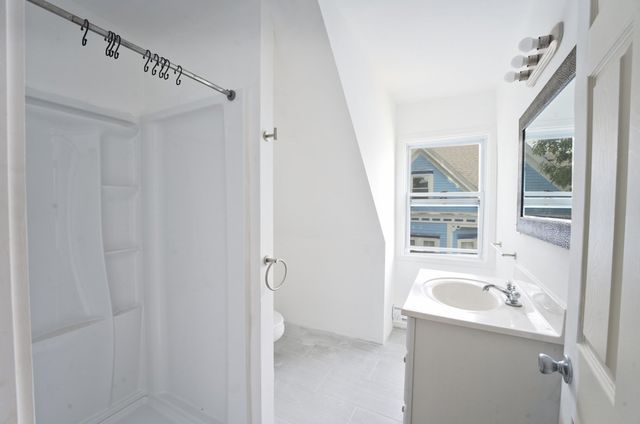 82 Hawthorne St, Malden, MA 02148
