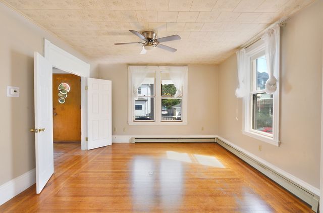 82 Hawthorne St, Malden, MA 02148