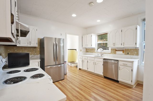 82 Hawthorne St, Malden, MA 02148