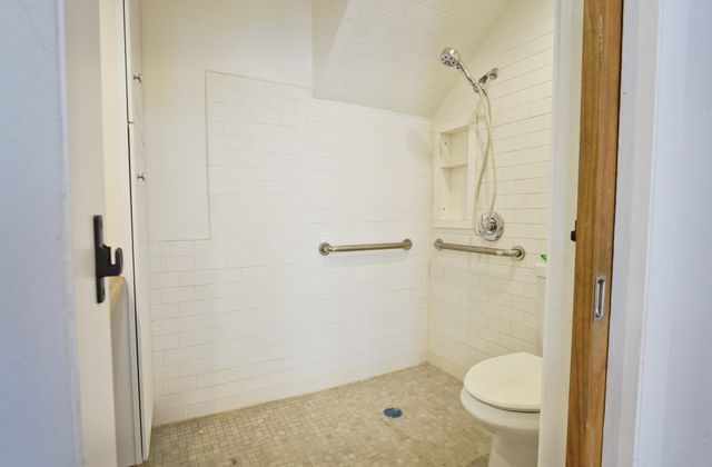 82 Hawthorne St, Malden, MA 02148