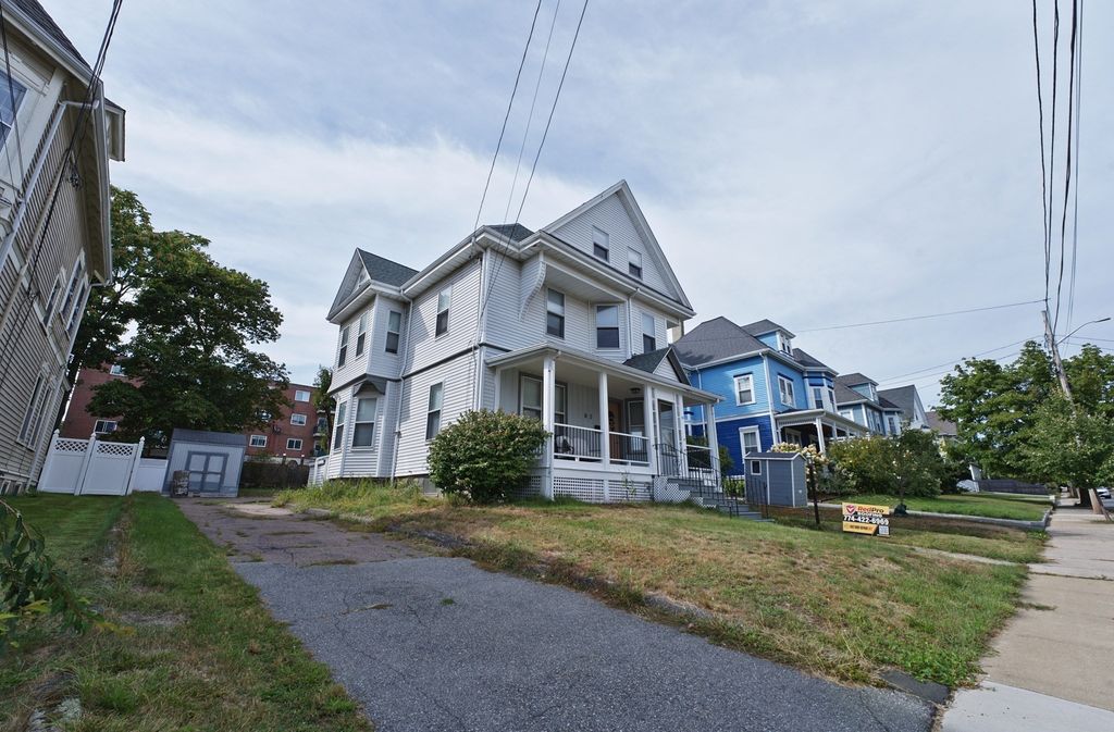 82 Hawthorne St, Malden, MA 02148