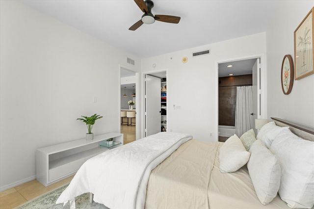 1040 Biscayne Boulevard 3906, Miami, FL 33132