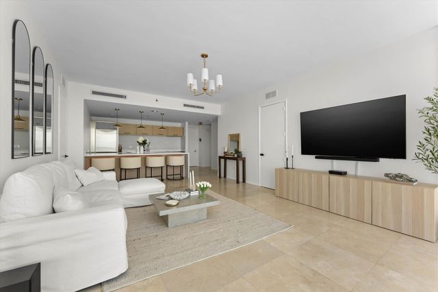 1040 Biscayne Boulevard 3906, Miami, FL 33132