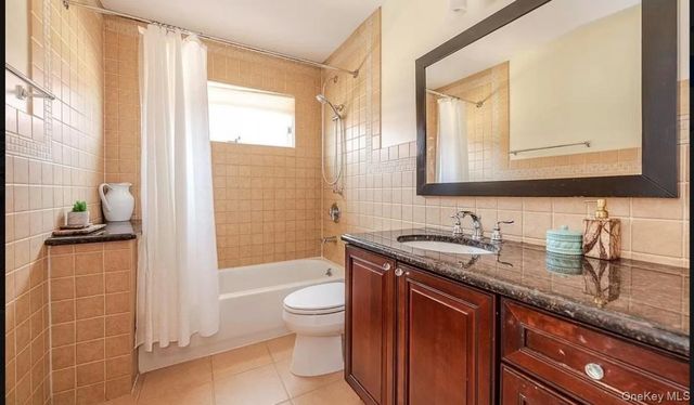 15 W Penn Street, Long Beach, NY 11561