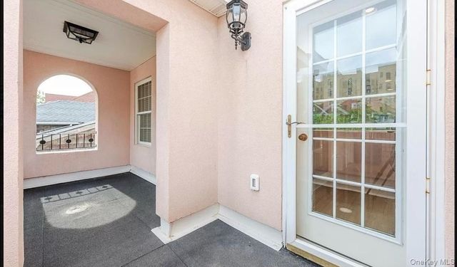 15 W Penn Street, Long Beach, NY 11561