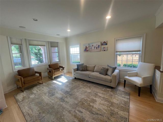 15 W Penn Street, Long Beach, NY 11561