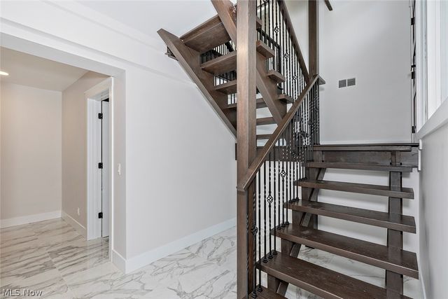 20601 Shelburne Road, Shaker Heights, OH 44122