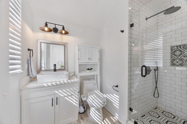 800 E GENESEE STREET, Tampa, FL 33603