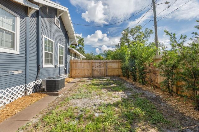 800 E GENESEE STREET, Tampa, FL 33603