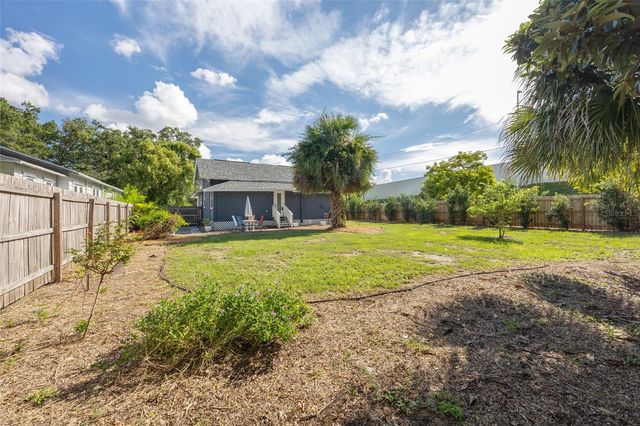 800 E GENESEE STREET, Tampa, FL 33603