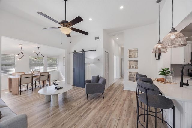 800 E GENESEE STREET, Tampa, FL 33603