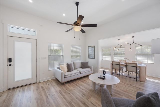 800 E GENESEE STREET, Tampa, FL 33603