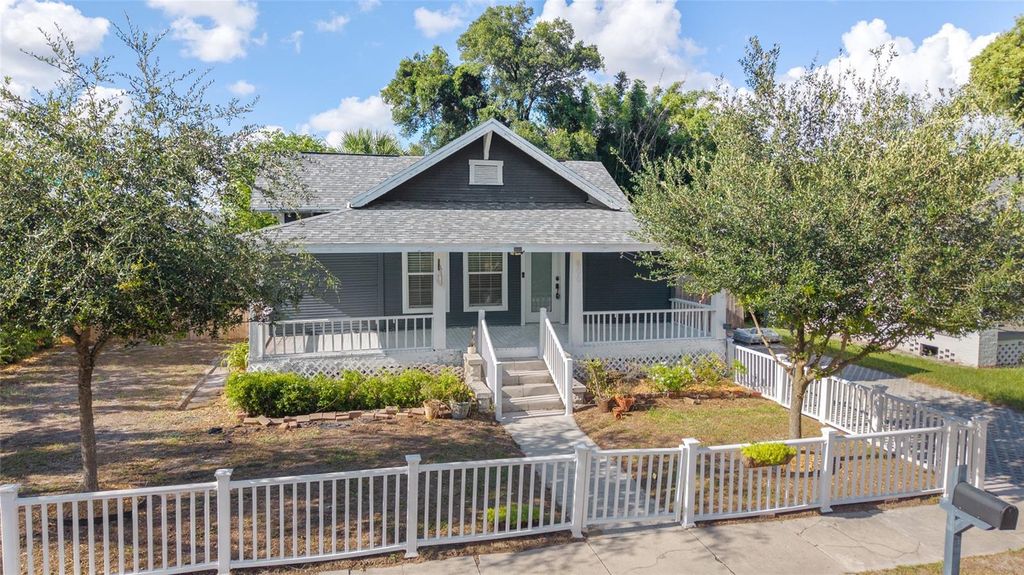 800 E GENESEE STREET, Tampa, FL 33603