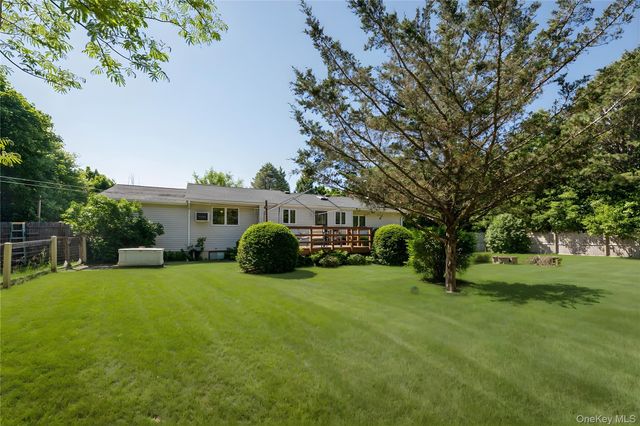 44 Aliperti Road, Jamesport, NY 11947