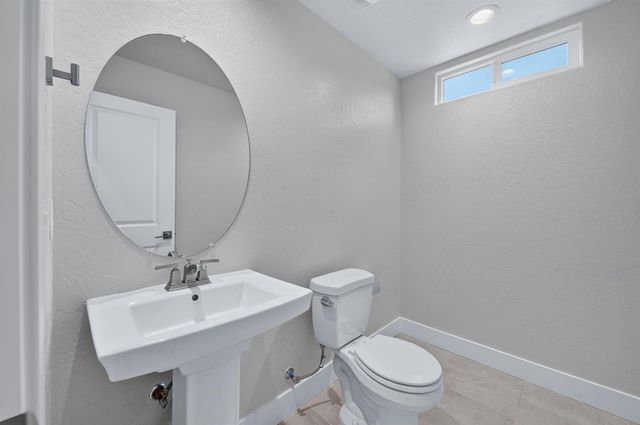 523 S Talus Way S, Madera, CA 93636